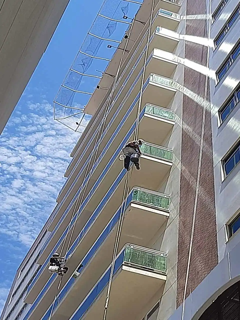 Obra predial com equipe técnica da Renovar