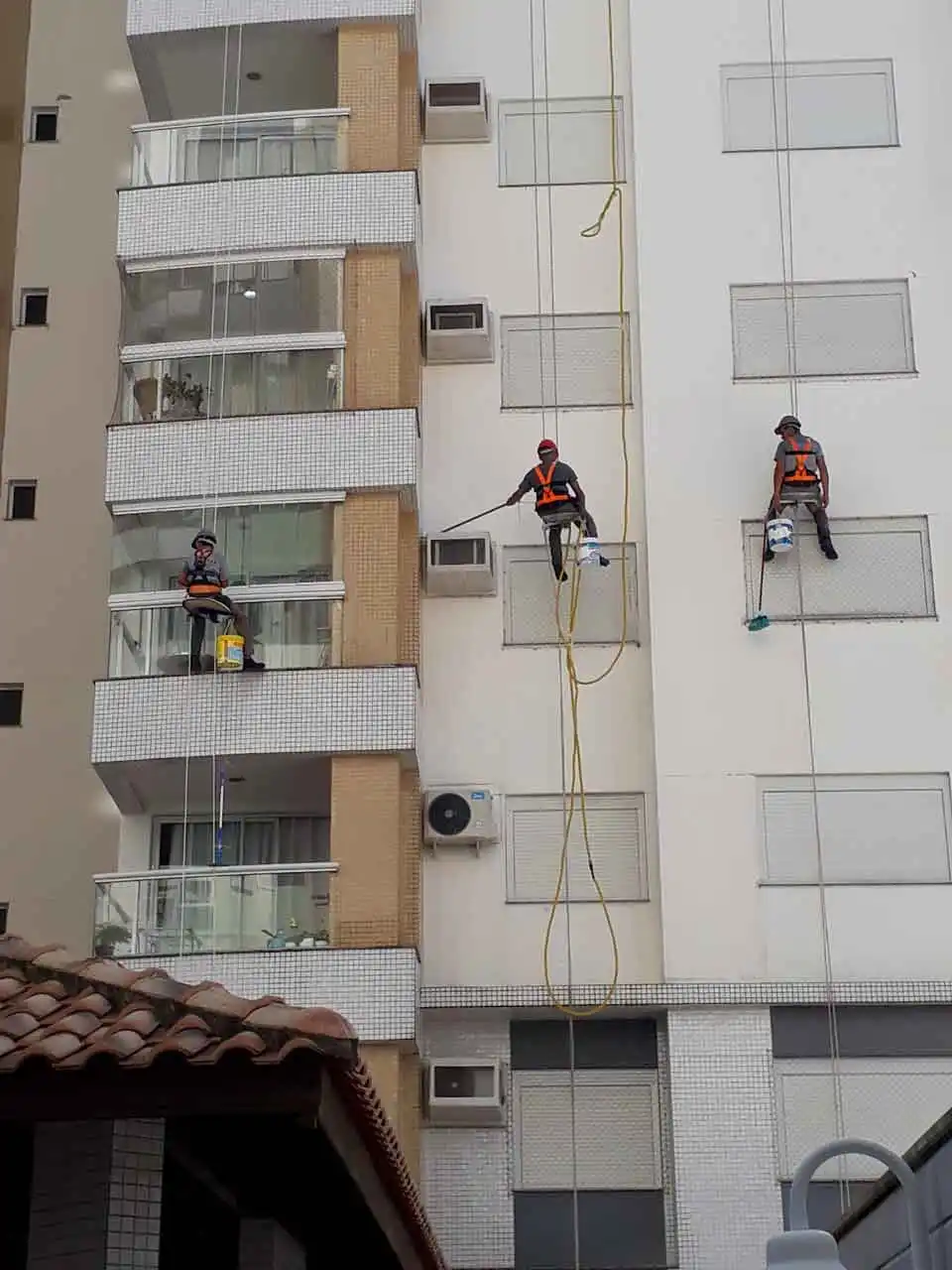 Execução de serviço predial com segurança